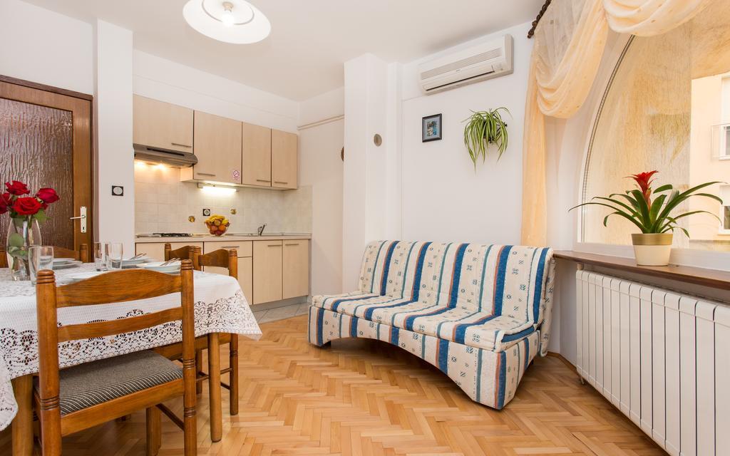 Apartments Lucija Baška Esterno foto